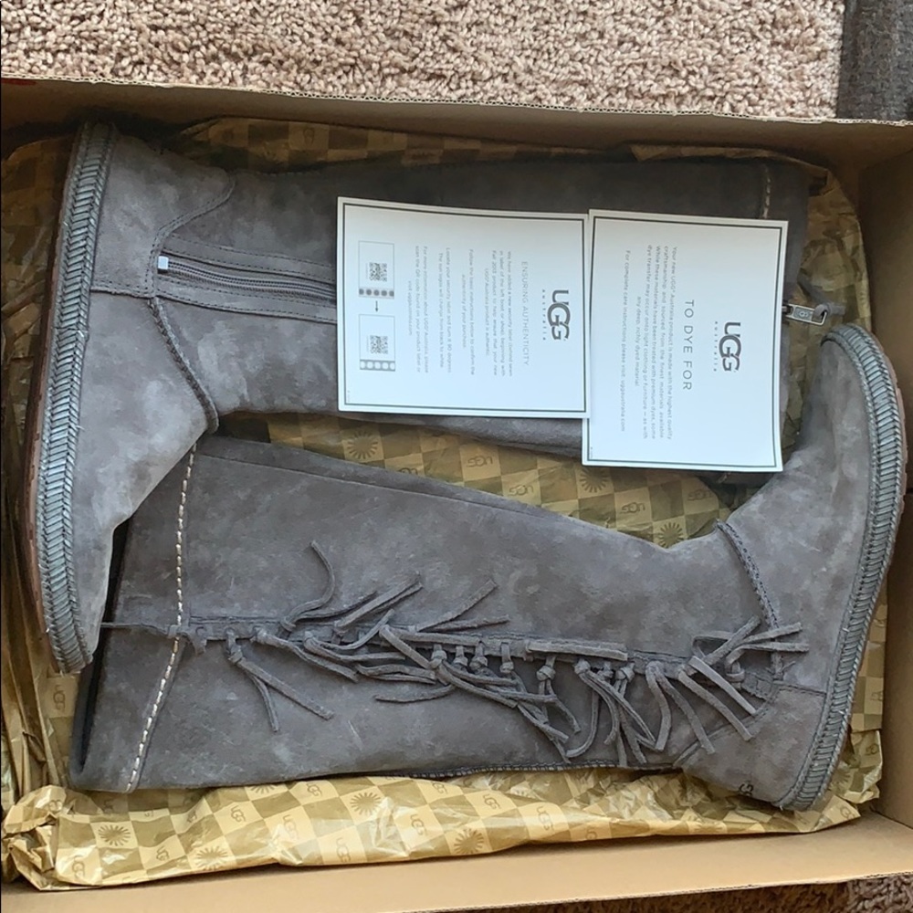 Ugg moccasin boot